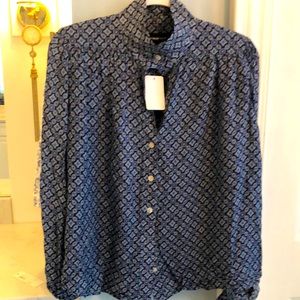 NWT FIFTEEN TWENTY POLY HIGH BUTTON BLOUSE.